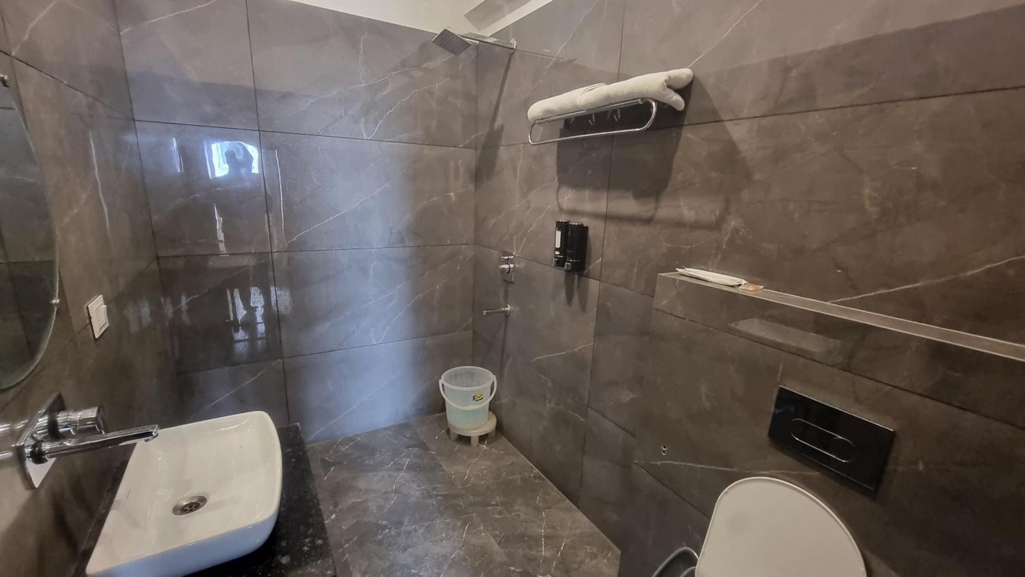 Praana Wellness Resort By Around Stays Rishikesh Bagian luar foto