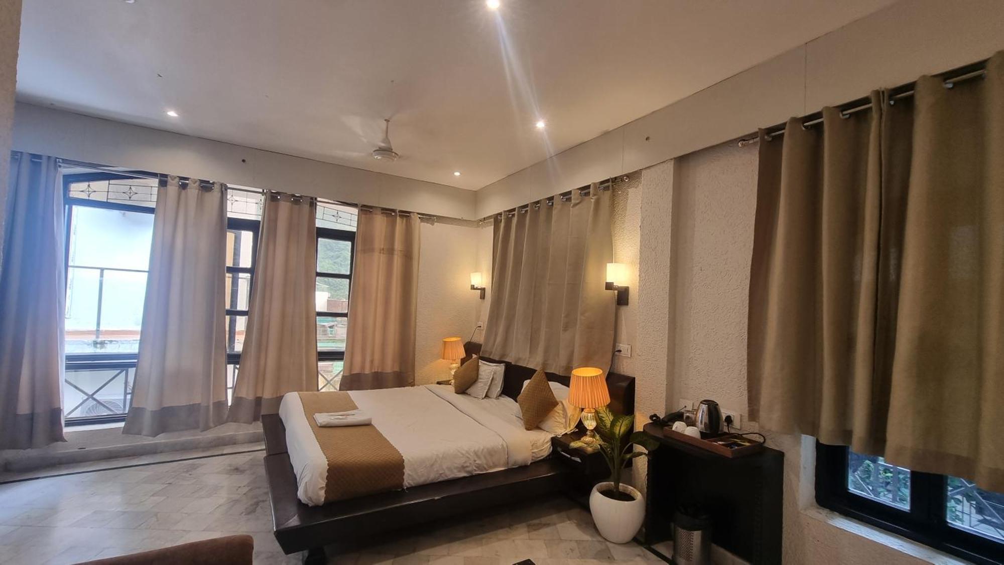 Praana Wellness Resort By Around Stays Rishikesh Bagian luar foto